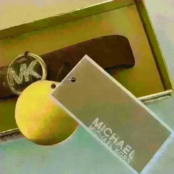 NWT. Michael Kors Logo Belt In Box. Color: Brown. Size S/M. - Picture 4 of 4